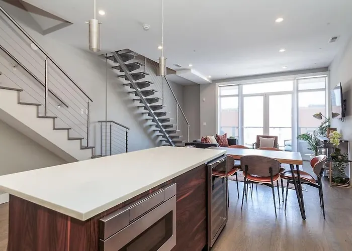 Breathtaking Downtown Penthouse A - Sleeps 11 Chicago